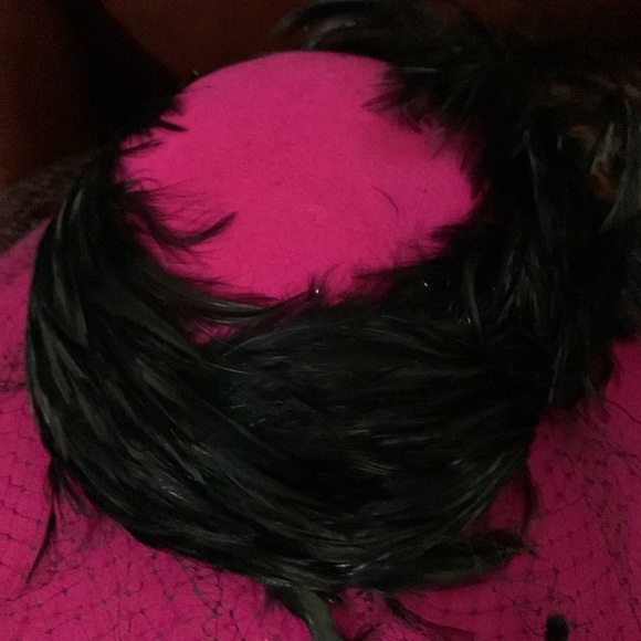 Pink with feathers! - Picture 4 of 4